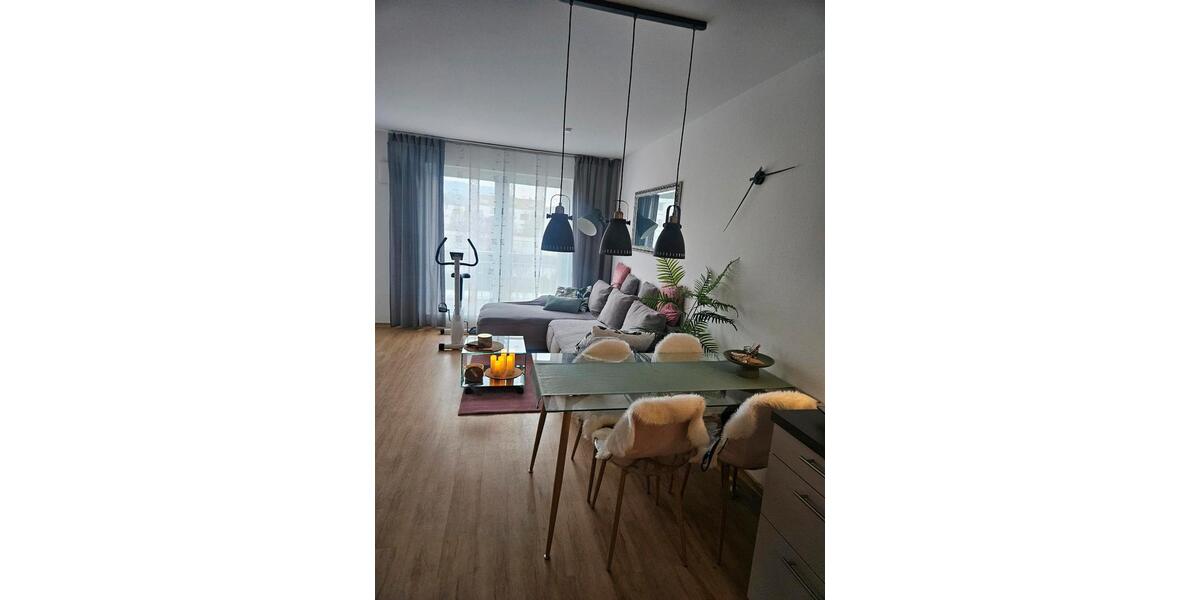 Hochwertig möblierte 2-Zimmer-Mietwohnung inkl. Balkon in 76571 2 zimmer