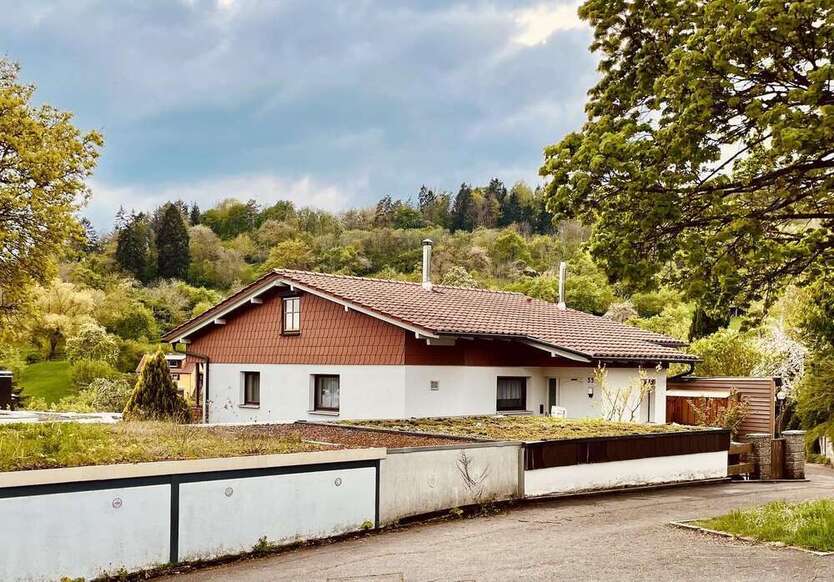 Haus zum Kaufen in Simmozheim 630.000 € 190 m²