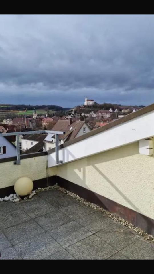 2,5 Zimmer DG-Wohnung zimmer