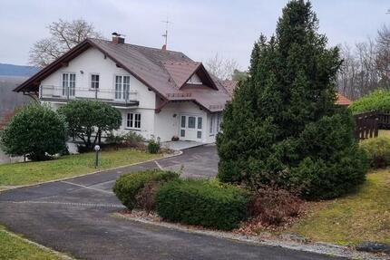 Einfamilienhaus mit Einliegerwohnung in ruhiger Waldrandlage 9 zimmer