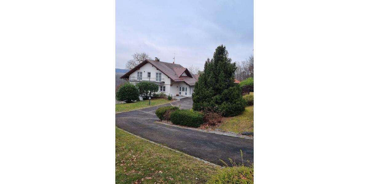 Einfamilienhaus mit Einliegerwohnung in ruhiger Waldrandlage 9 zimmer