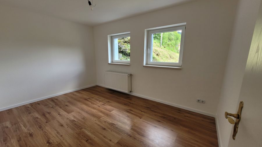 Frisch renovierte 2-Zi.-Altbau-Wohnung in schöner, zentrumsnaher Aussichtslage (Mietdauer: min 4 Jahre) - 2- Bad Wildbad | Angebot:26979822
