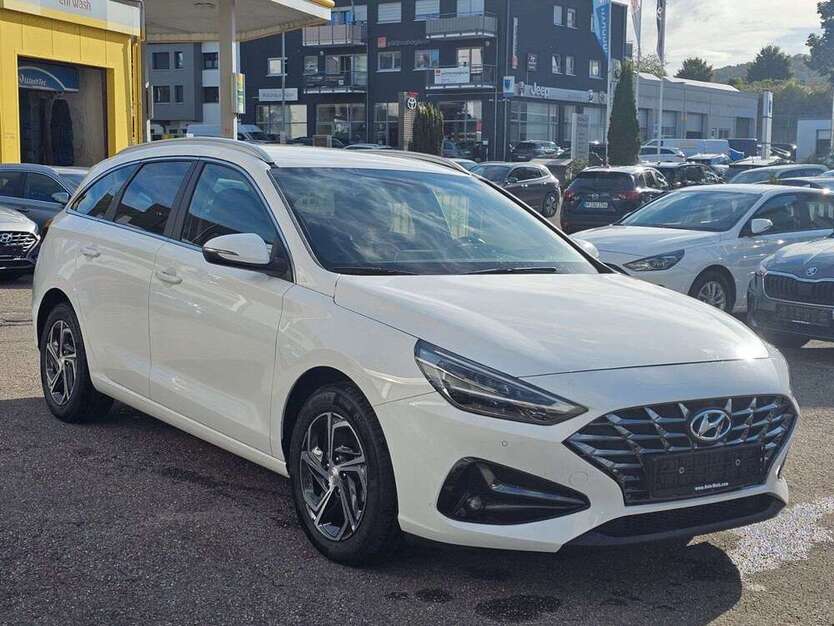 Hyundai i30 24.481 km 18.750 € Leonberg 71229