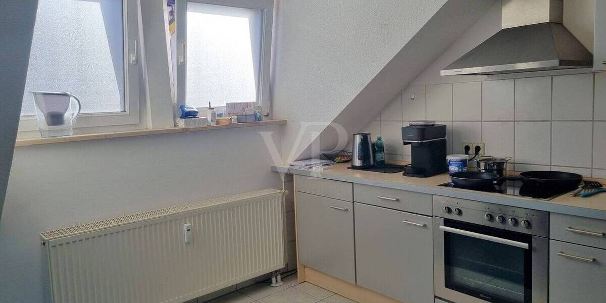 Großzügiges Studentenrefugium mit Balkon und Dachstudio in gesuchter Lage 1 zimmer