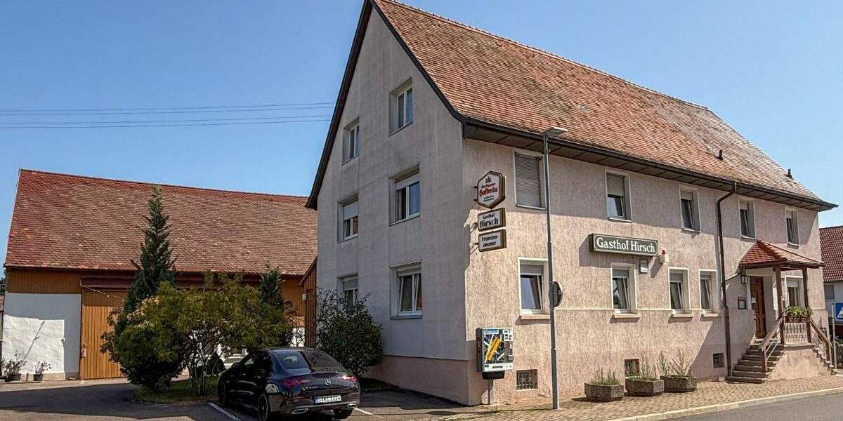 Gaststätte mit mehreren Wohneinheiten und Nebengebäude in zentraler Ortslage zimmer