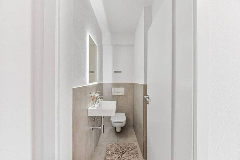 sofort verfügbar: neu renovierte 3 Zimmer mit Südbalkon
