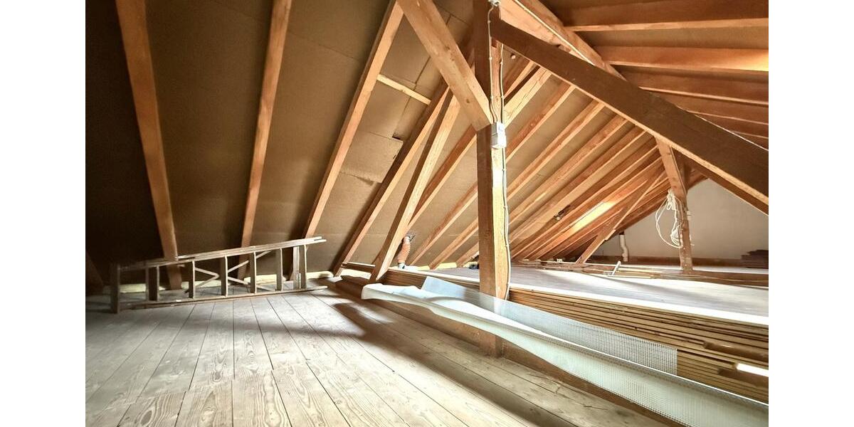 Dachgeschoßwohnung Kürnbach - 4 Zimmer, 120 m&sup2;, 1.050&euro; | Angebot:26284377