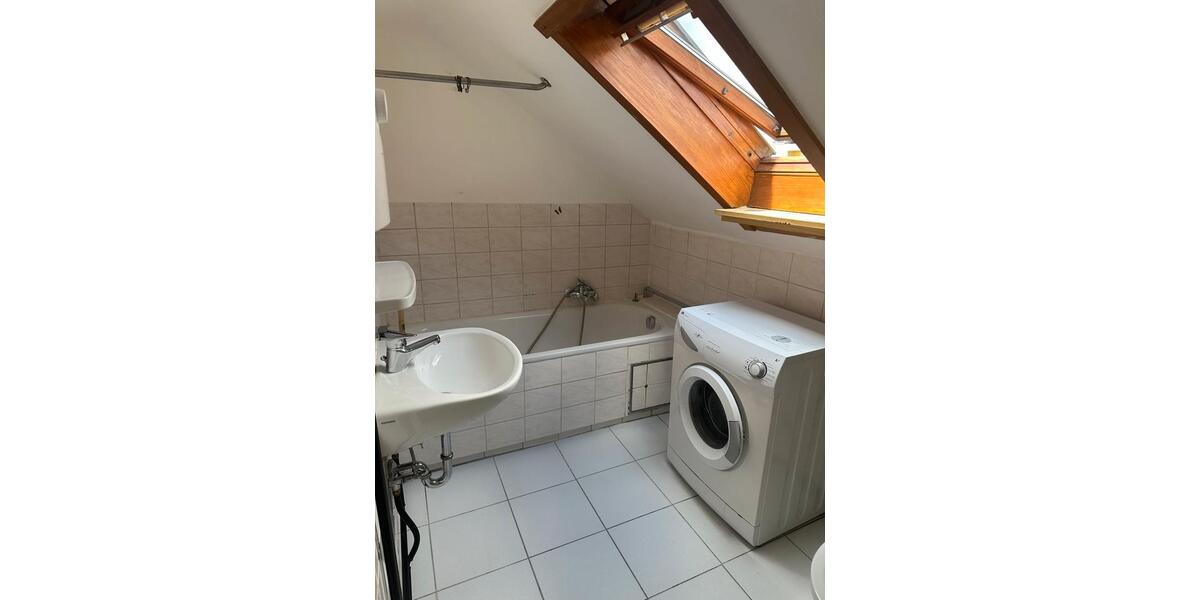 Dachgeschoßwohnung Leonberg - 2 Zimmer, 65 m&sup2;, 800&euro; | Angebot:26673967