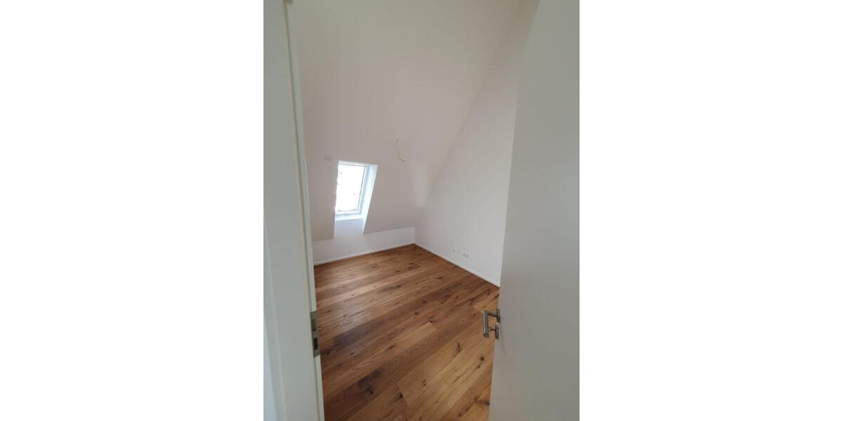 Maisonettenwohnung Schwieberdingen - 4 Zimmer, 140 m&sup2;, 1.899&euro; | Angebot:25397059