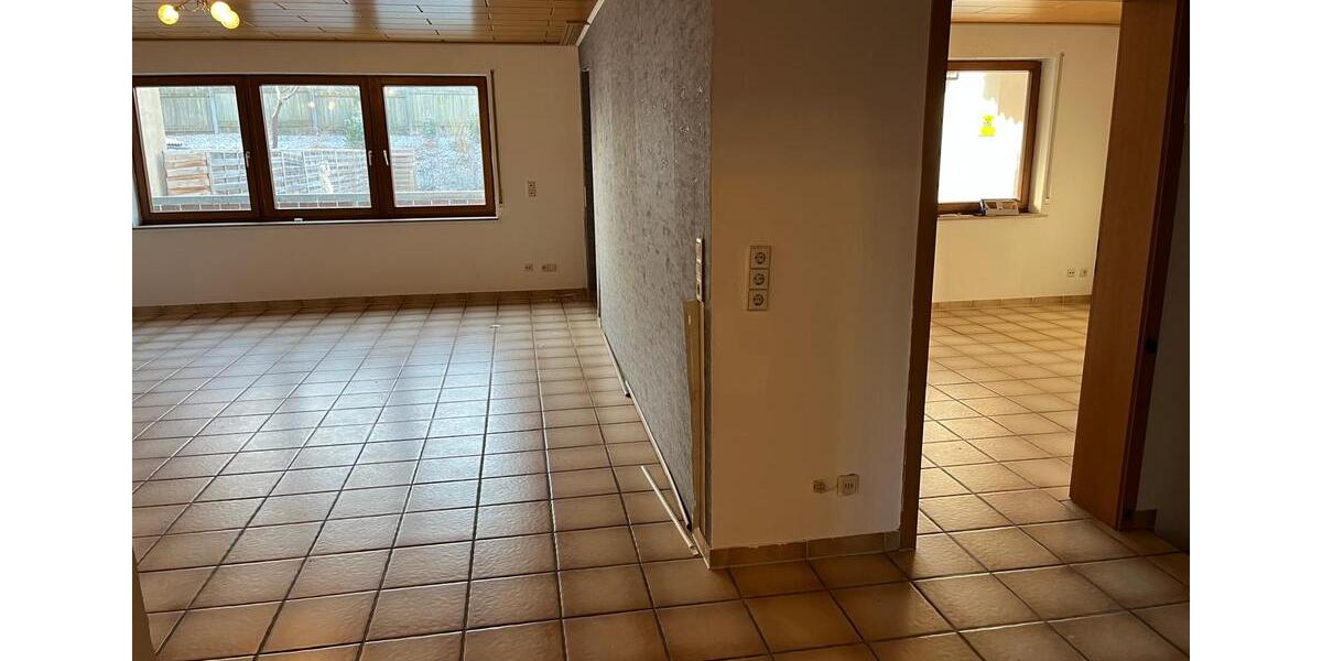 Einfamilienhaus Leonberg - 7 Zimmer, 192 m&sup2;, 2.000&euro; | Angebot:26357981