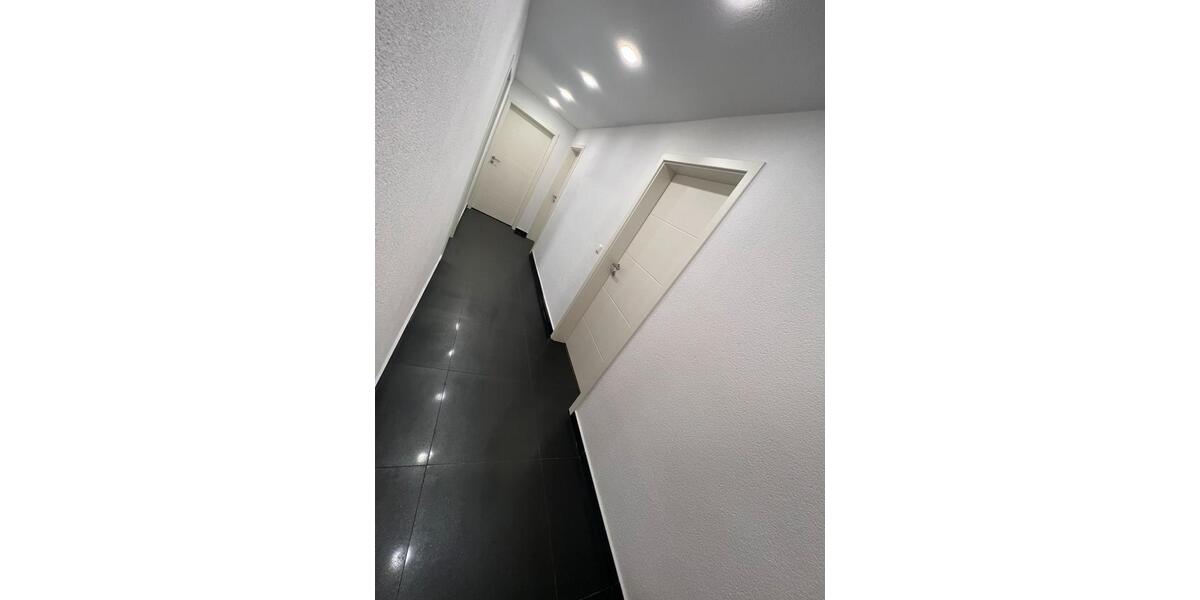 Verkauf einer neu sanierten 4-Zimmer-Wohnung inkl. Dachterrasse 4 zimmer