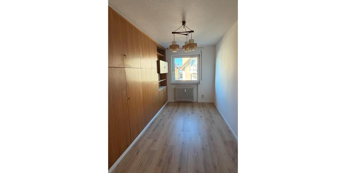 Etagenwohnung Rutesheim - 5 Zimmer, 123 m&sup2;, 1.350&euro; | Angebot:25760632