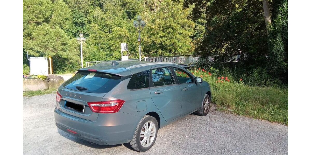 Lada Vesta 99.500 km 7.485 &euro; Bad Liebenzell 75378