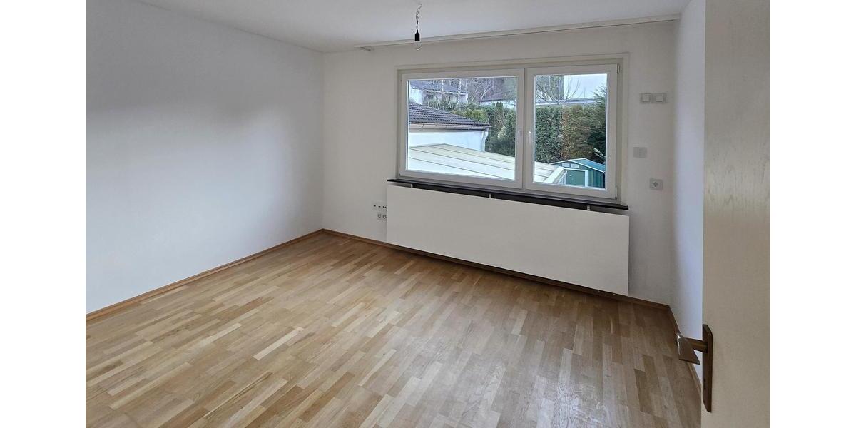 Doppelhaushälfte Karlsruhe Durlach - 7 Zimmer, 195 m&sup2;, 2.870&euro; | Angebot:26699085