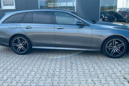 Mercedes-Benz E 220 49.498 km 33.000 € Knittlingen 75438