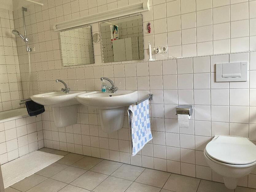 ### Geschmackvolles großzügiges Wohnen am Kronenplatz ###