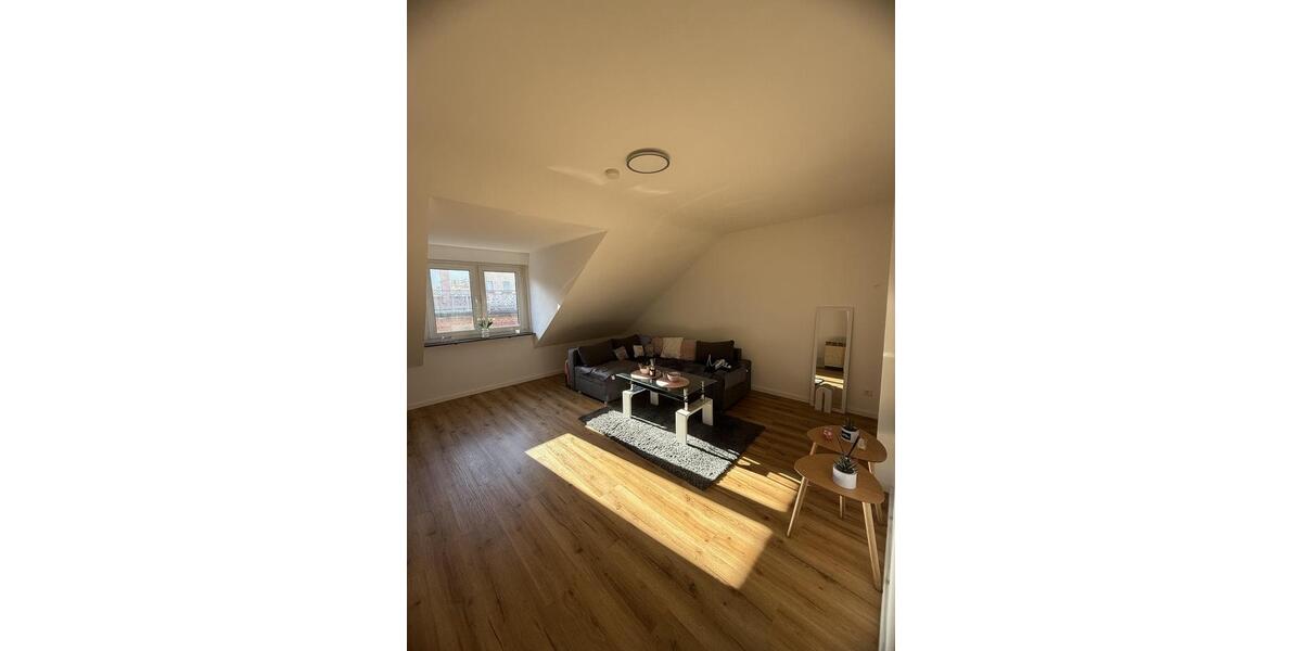 Helle, zentral-gelegene 2-Zi-Wohnung mit EBK in der Südstadt 2 zimmer