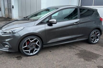 Ford Fiesta 32.190 km 21.990 € Ditzingen 71254