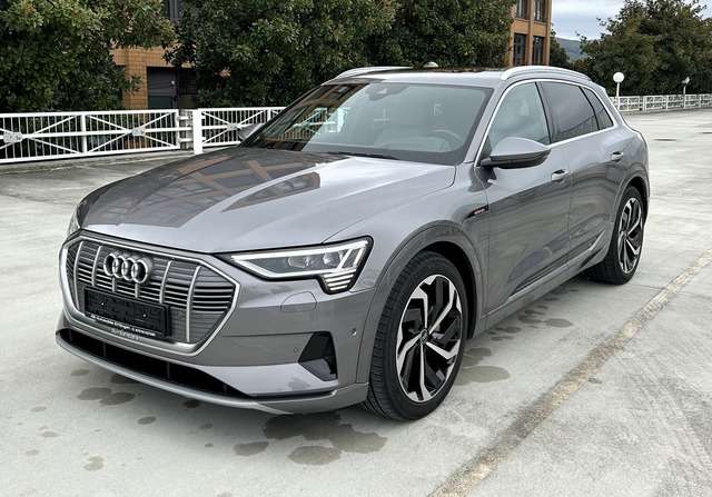 Audi e-tron 43.240 km 41.900 € Ettlingen 76275