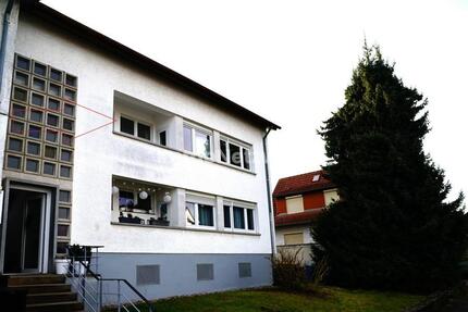 Frisch sanierter Wohntraum in Pforzheim-Sonnenberg: 5 Zimmer mit Ausblick und Garage 4 zimmer