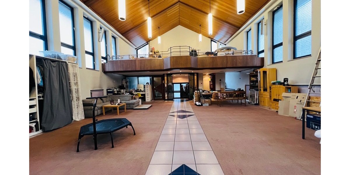 Ehem. Kirche mit Charakter − vielseitig nutzbares Gebäude für Wohn- und Gewerbezwecke - Gewerbeobjekt Calw | Angebot:24677144