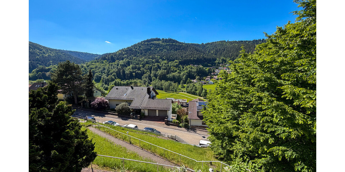 Stadt Villa mit riesigem Garten und Traum Aussicht - Zweifamilienhaus Bad Wildbad Wildbad | Angebot:27371116