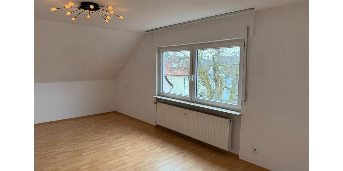 Dachgeschoßwohnung Mühlacker - 2 Zimmer, 55 m&sup2;, 620&euro; | Angebot:26237164