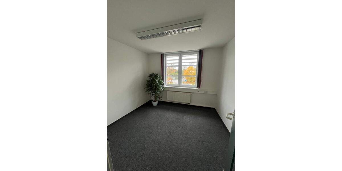 Gewerbeobjekt Karlsruhe Neureut - 7 Zimmer, 160 m&sup2;, 1.950&euro; | Angebot:25796987