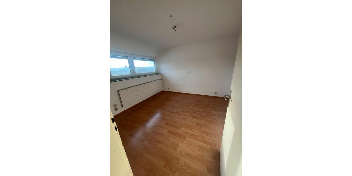 Geräumige DoppelhaushälfteMehrgenerationenhaus in Flehingen 9 zimmer