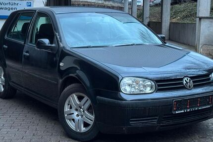 VW Golf 130.000 km 2.200 &euro; Pforzheim 75172
