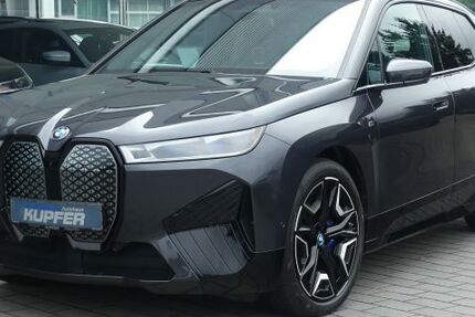 BMW iX 10.000 km 75.400 € Vaihingen / Enz 71665