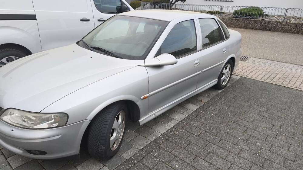 Opel Vectra 200.000 km 500 &euro; Neuhausen 75242
