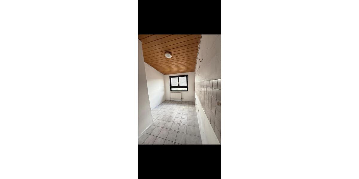 Dachgeschoßwohnung Kraichtal - 3 Zimmer, 85 m&sup2;, 1.100&euro; | Angebot:26153653