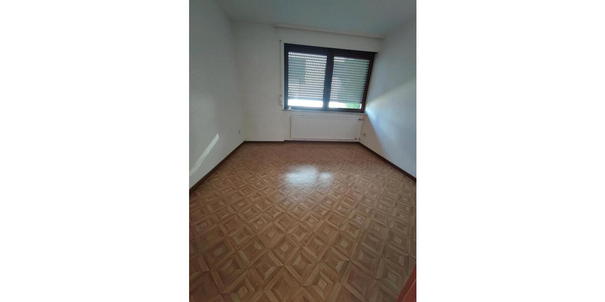 Doppelhaushälfte mit Garage, 3 Stellplätze, Terrasse & Balkon 6 zimmer