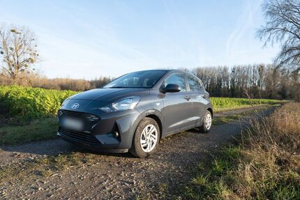 Hyundai i10 12.500 km 11.000 &euro; Karlsruhe 76187