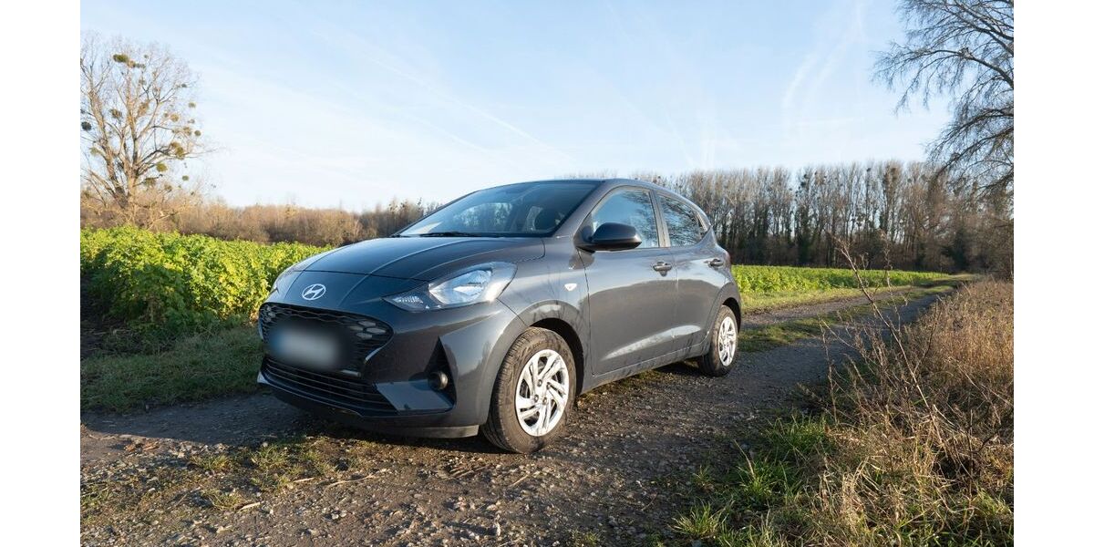Hyundai i10 12.500 km 11.000 &euro; Karlsruhe 76187
