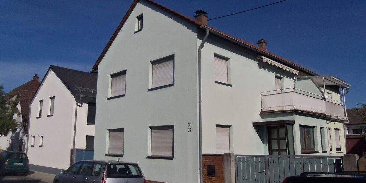 Schnuckelige DHHäusle mit Garten und Garage 4 zimmer