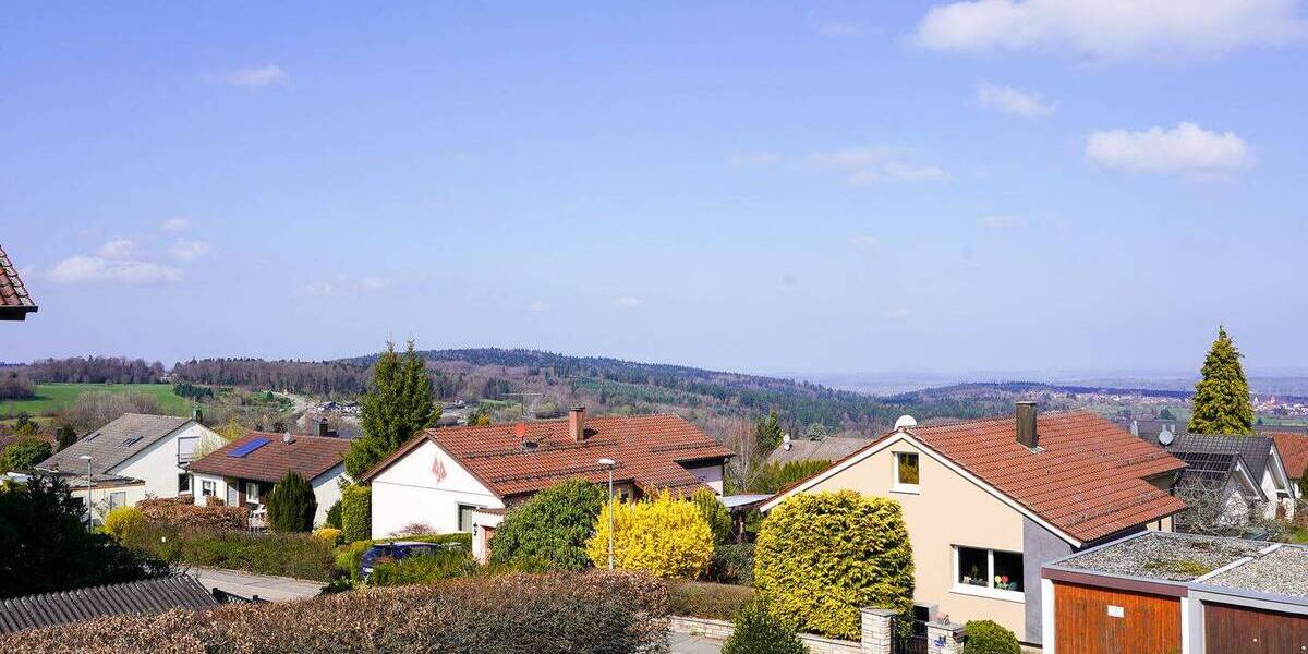 Mehrfamilienhaus, Wohnhaus Engelsbrand Grunbach - 7 Zimmer, 212 m&sup2;, 445.000&euro; | Angebot:25909412