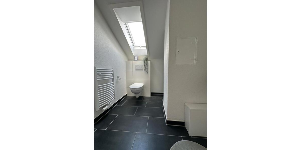 Dachgeschoßwohnung Ditzingen - 2.5 Zimmer, 52 m&sup2;, 900&euro; | Angebot:26464801