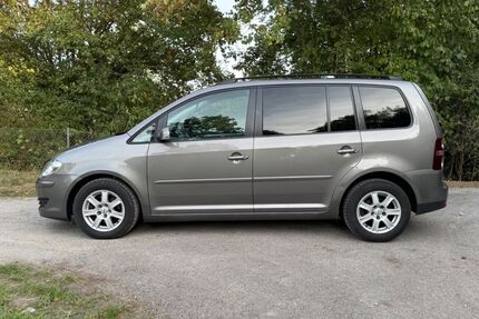 VW Touran 182.000 km 3.999 &euro; Mühlacker 75417