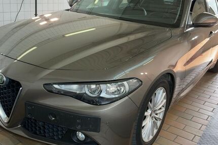 Alfa Romeo Giulia 29.135 km 21.499 &euro; Keltern (Pforzheim) 75210