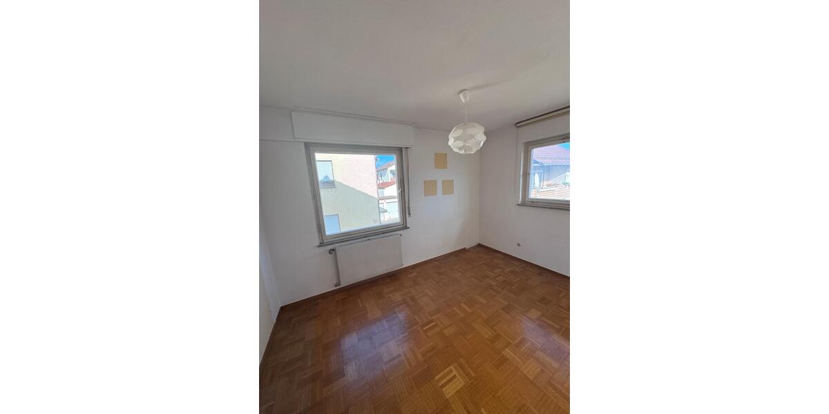 Etagenwohnung Markgröningen - 3 Zimmer, 80 m&sup2;, 1.100&euro; | Angebot:26484365