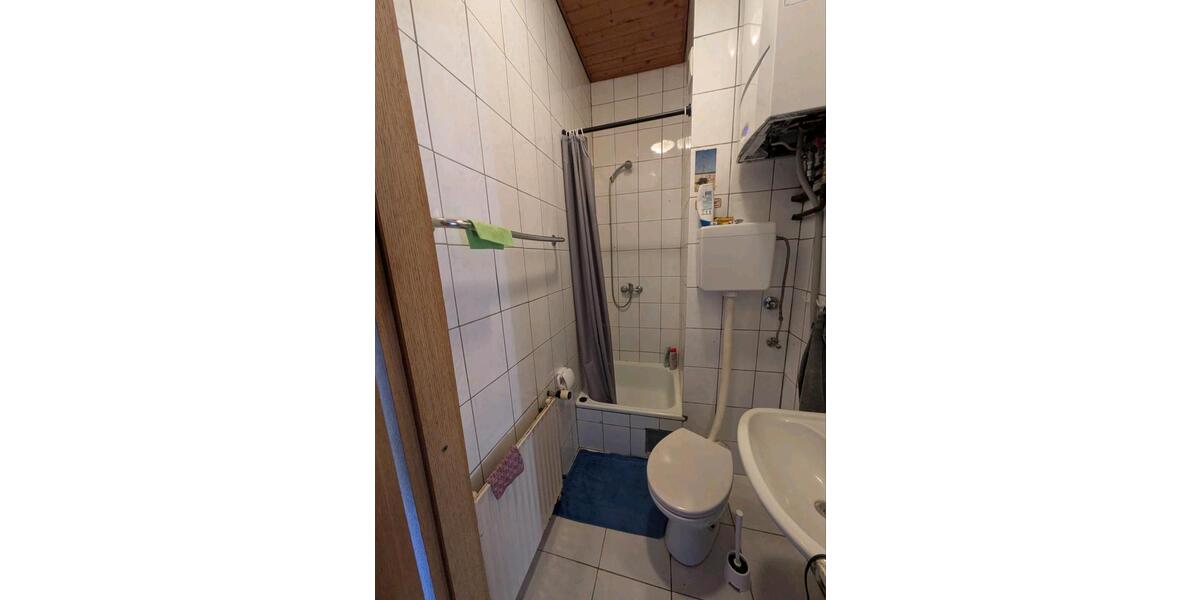 Dachgeschoßwohnung Karlsruhe Südstadt - 4 Zimmer, 70 m&sup2;, 420&euro; | Angebot:26626715