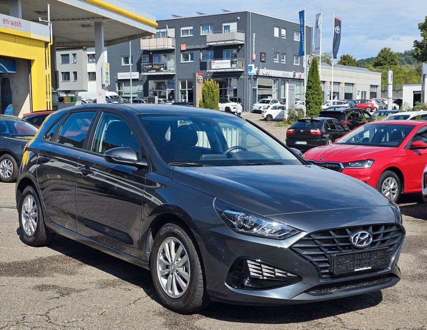 Hyundai i30 12.383 km 17.300 € Leonberg 71229