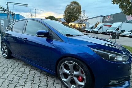 Ford Focus 75.500 km 18.000 &euro; Gerlingen 70839