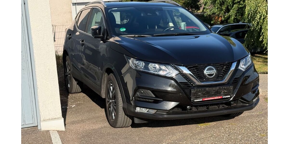 Nissan Qashqai 87.000 km 15.250 &euro; Neubulach 75387