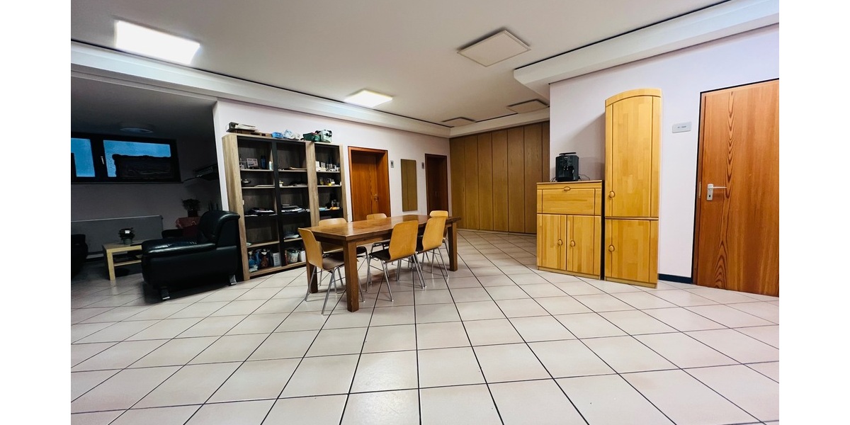 Ehem. Kirche mit Charakter − vielseitig nutzbares Gebäude für Wohn- und Gewerbezwecke 4.5 zimmer