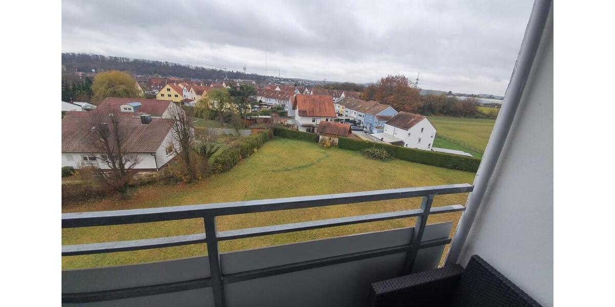 Etagenwohnung Mühlacker - 3 Zimmer, 90 m&sup2;, 1.060&euro; | Angebot:26395522