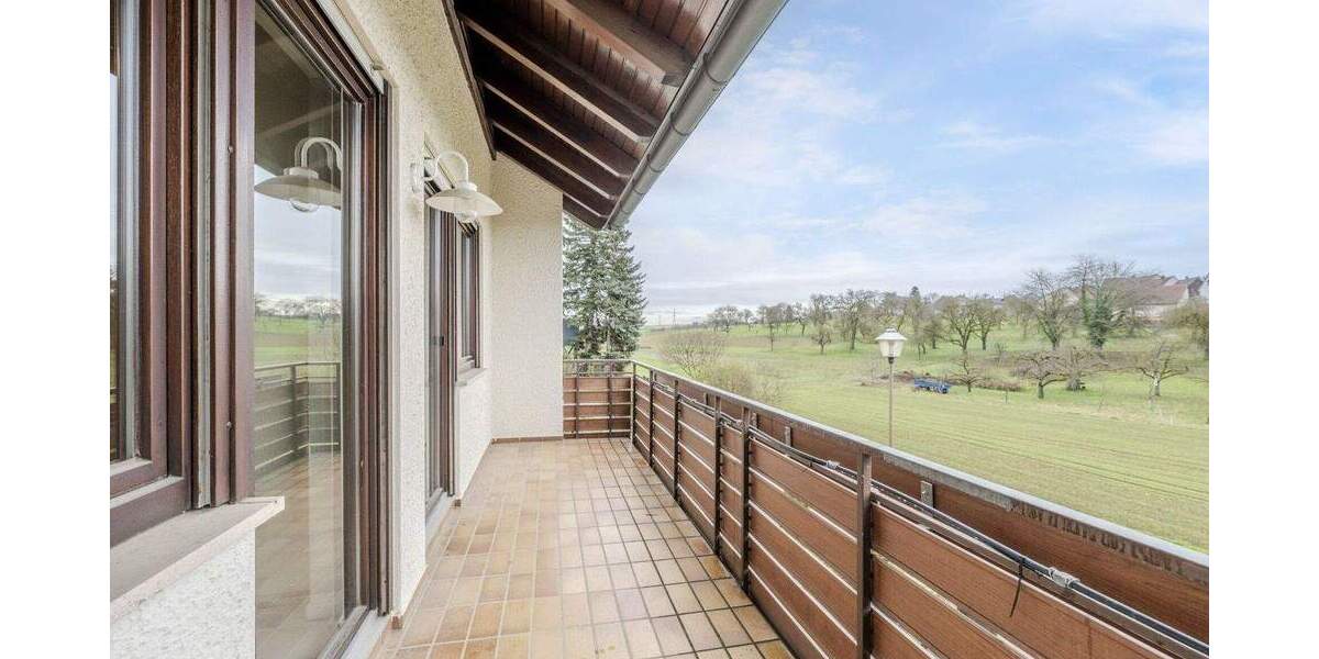 Freistehend und großzügig: Flexibles Einfamilienhaus am Feldrand mit Doppelgarage 7 zimmer