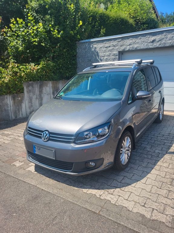 VW Touran 97.416 km 11.300 € Königsbach-Stein 75175